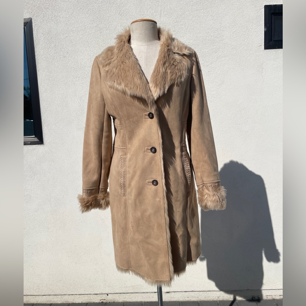 Badgley Mischka tan faux fur lined coat size medium